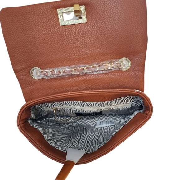 Queenie Quilted Crossbody Bag | Fall Capsule | Under $40 - Picture 8 of 11